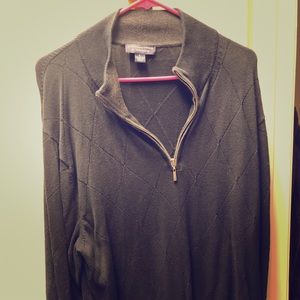 Men’s Roundtree and Yorke sweater. 1/4 zip up.